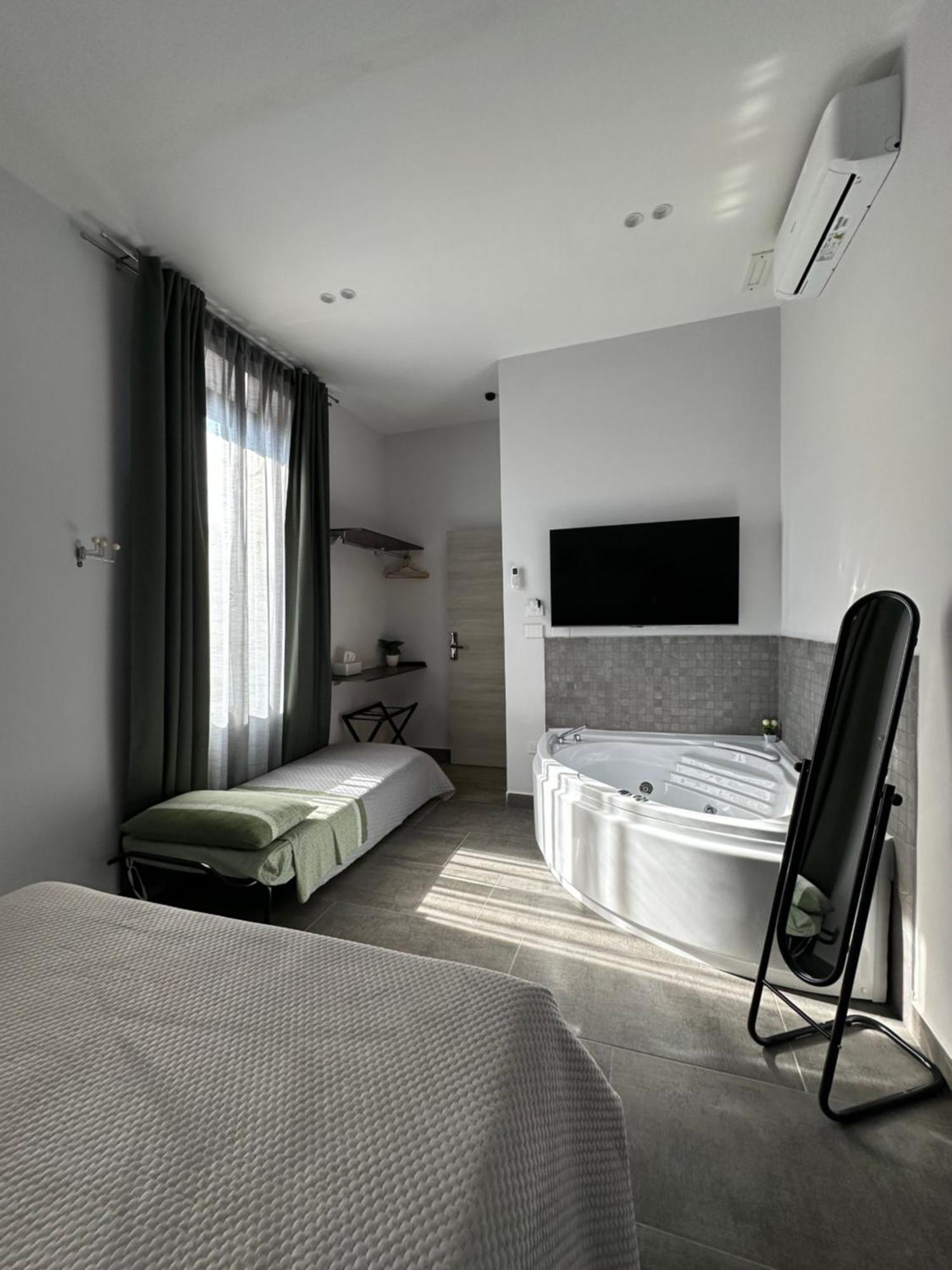 Zeta Boutique Hotel Caserta Buitenkant foto